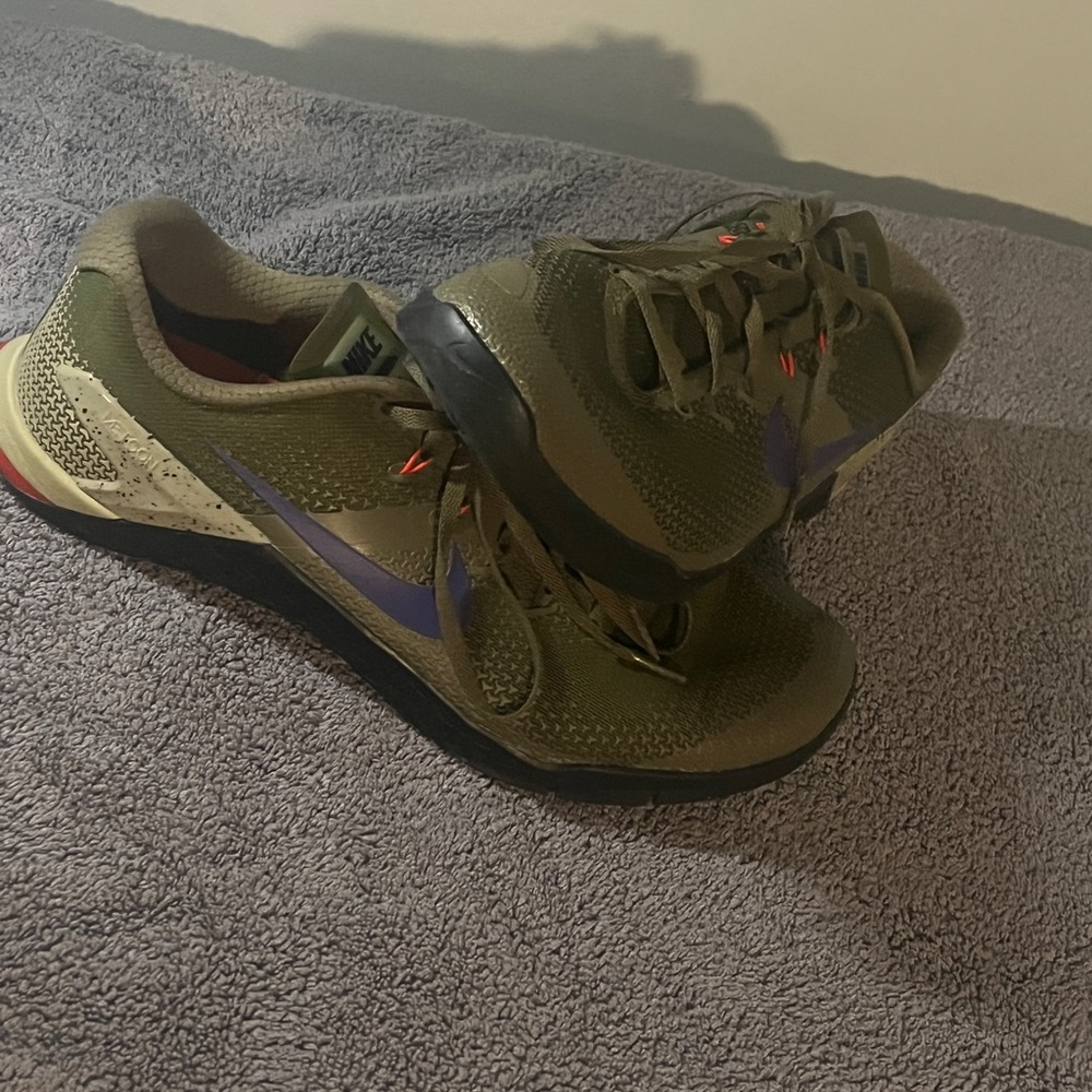 Nike Mens Metcon 4 AH7453-342 Olive Canvas/ Indigo Burst/ Black
